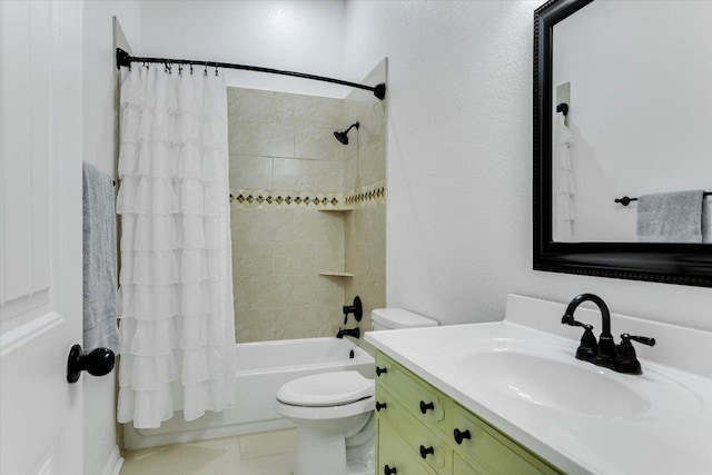240 Fort Mabry Loop, Georgetown, TX 78628 - full bath with shower / bath combo with shower curtain, toilet, and vanity