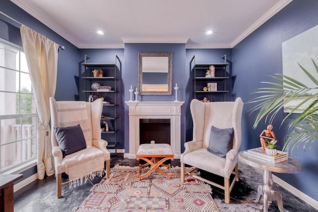 living area with baseboards, ornamental molding, and recessed lighting