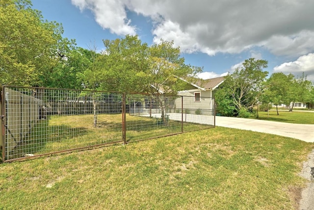1200 Woodlawn St, Lockhart, TX 78644 - view of yard