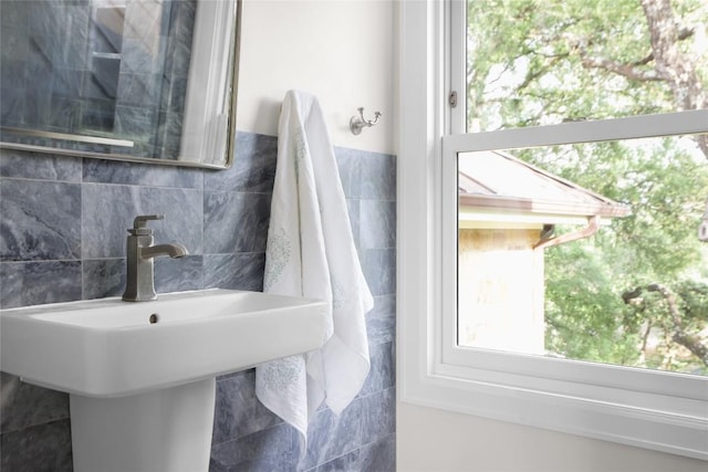 400 Almarion Dr, Austin, TX 78746 - bathroom featuring a sink