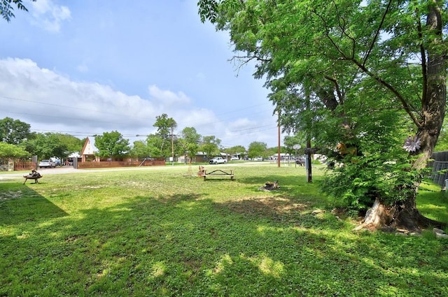 903 Hackberry St, Bandera, TX 78003 - view of yard