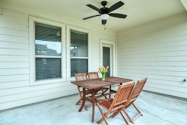 532 Tanda Ln, Hutto, TX 78634 - view of patio / terrace featuring outdoor dining space and a ceiling fan
