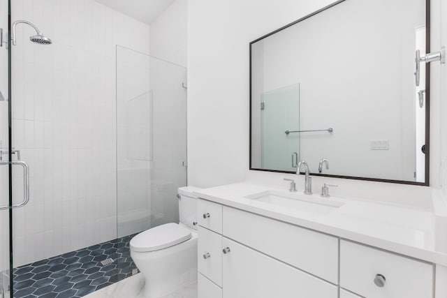 2317 Kahala Sunset Dr, Spicewood, TX 78669 - bathroom featuring vanity, a shower stall, and toilet