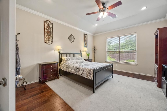 bedroom with ceiling fan, crown molding, hardwood / wood-style flooring, baseboards, and recessed lighting