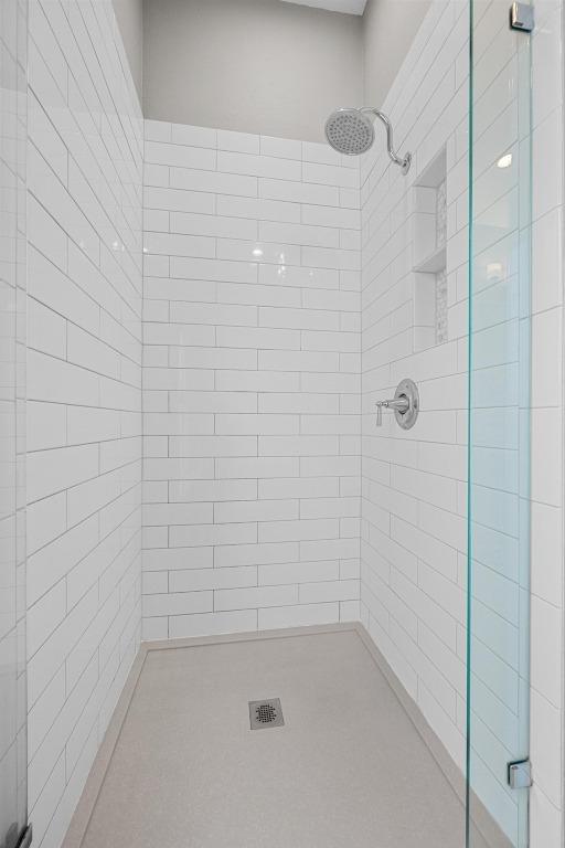 10700 Galsworthy Ln, Austin, TX 78739 - bathroom with a stall shower