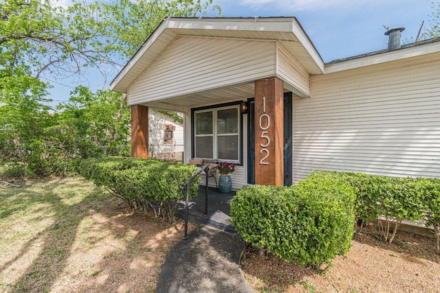 1052 Dunlap Dr, New Braunfels, TX 78130 - property entrance with a porch