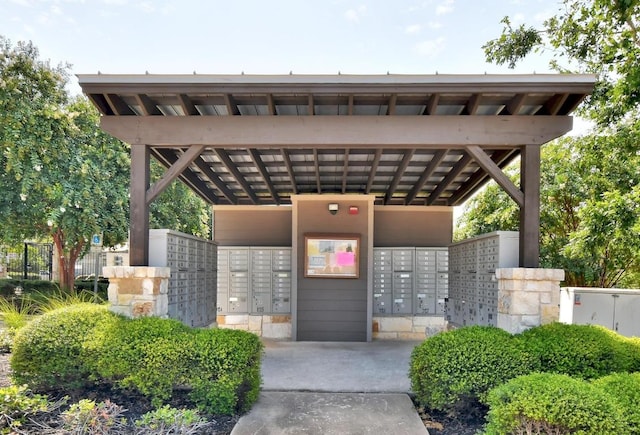 surrounding community with mail area