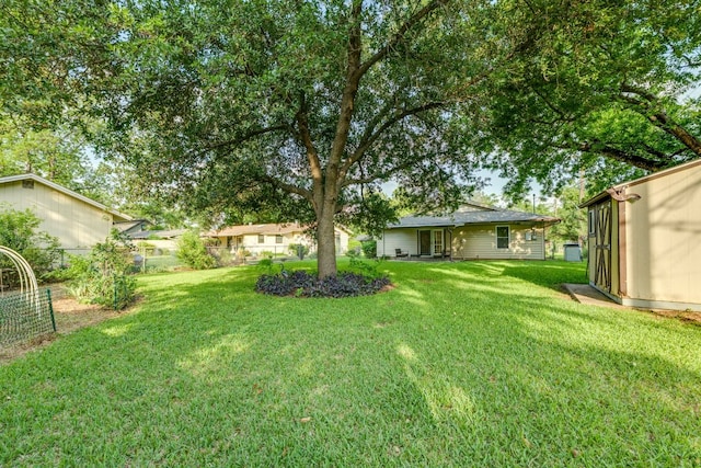 8504 Burrell Dr, Austin, TX 78757 - view of yard