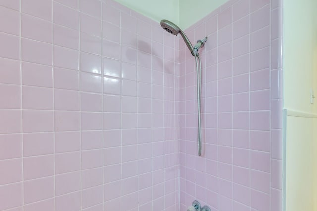 8504 Burrell Dr, Austin, TX 78757 - full bath featuring a tile shower