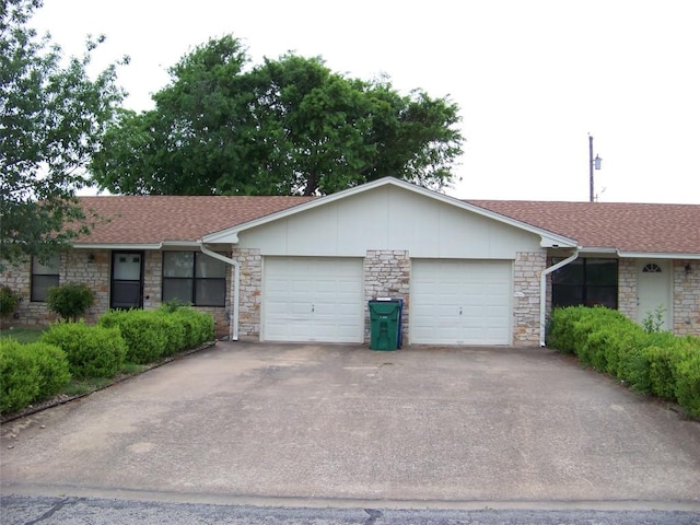 2805 Davis St, Taylor, TX 76574 - photo 1
