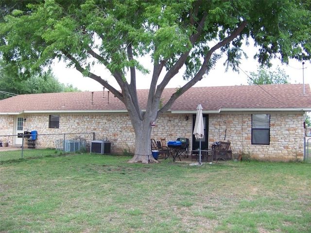 2805 Davis St, Taylor, TX 76574 - photo 2