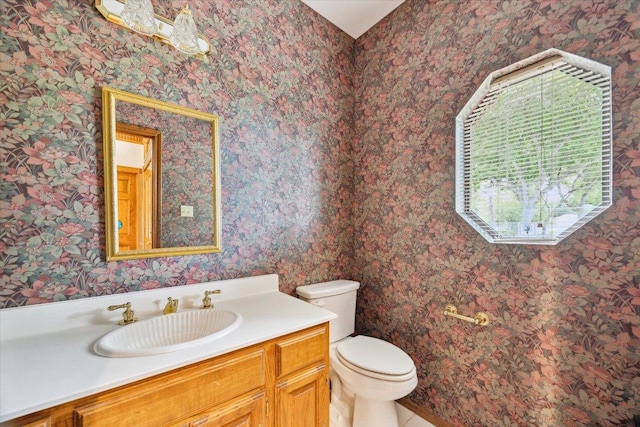 640 Woodlake Dr, Mcqueeney, TX 78123 - half bath featuring vanity and wallpapered walls