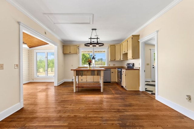 kitchen with ornamental molding, pendant lighting, baseboards, dark wood-type flooring, and stainless steel appliances