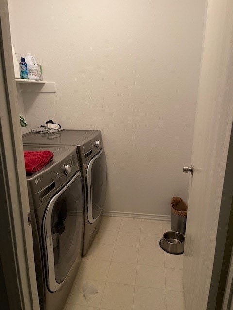 3508 Sandy Brook Dr, Round Rock, TX 78665 - clothes washing area with laundry area and washer and clothes dryer