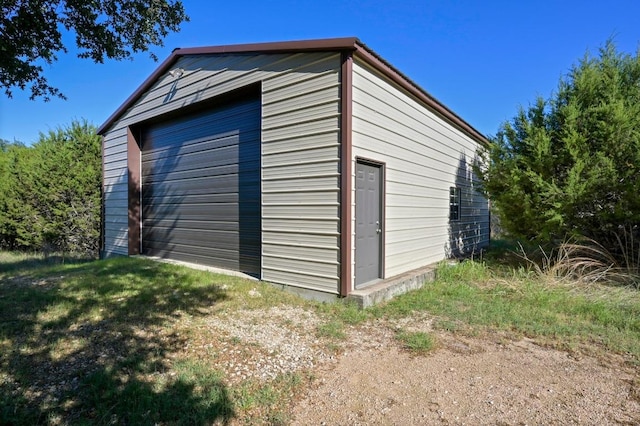 view of outbuilding featuring an outbuilding