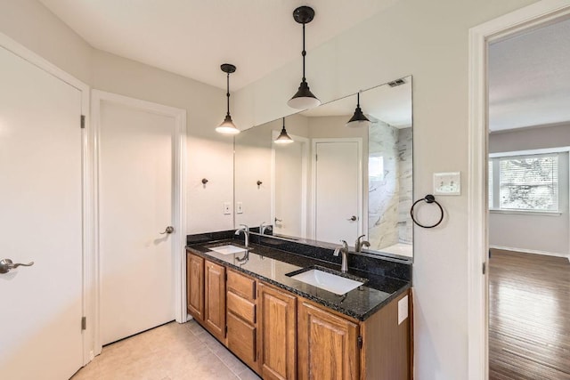 4318 Clarno Dr, Austin, TX 78749 - full bath featuring double vanity