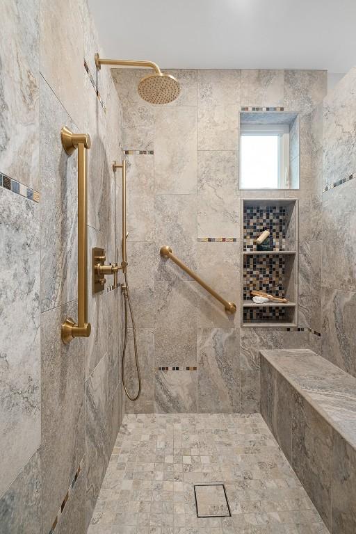 5517 Woodview Ave, Austin, TX 78756 - bathroom with tiled shower