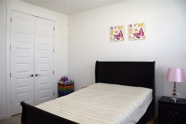 bedroom with a closet