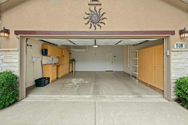 508 Texas Dr, Georgetown, TX 78633 - view of garage