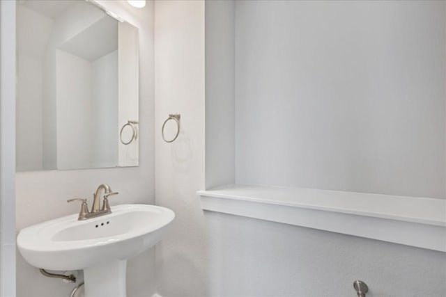 1400 Mulberry Oak Ln, Georgetown, TX 78628 - bathroom featuring a sink