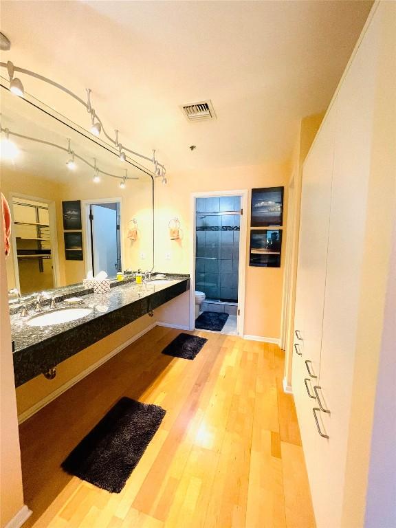 40 N Interstate 35 Unit 4C2, Austin, TX 78701 - photo 14
