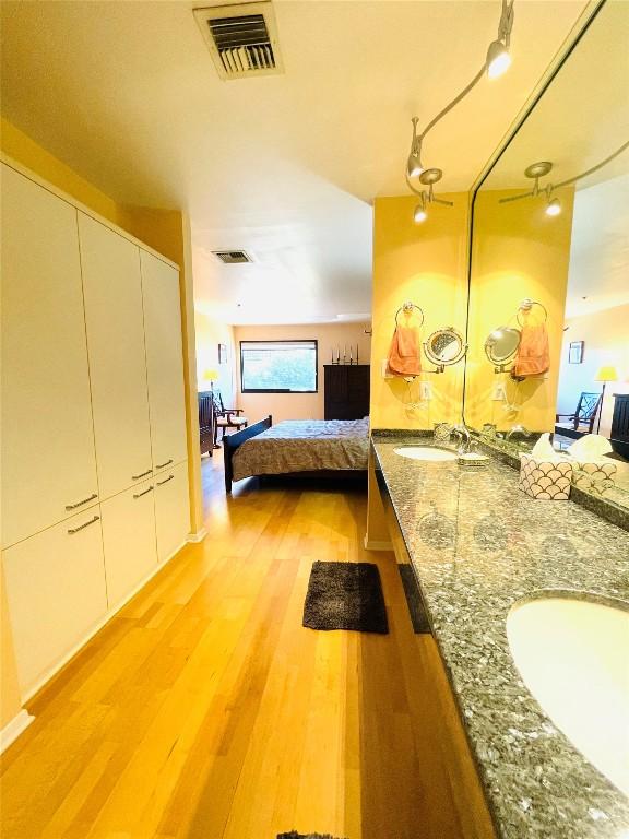 40 N Interstate 35 Unit 4C2, Austin, TX 78701 - photo 15