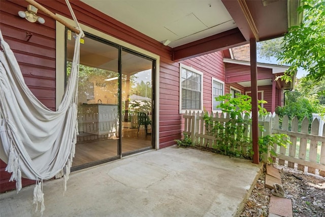 1601 Faro Dr Unit 1102, Austin, TX 78741 - view of patio with fence