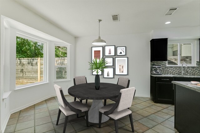 4015 Alexandria Dr, Austin, TX 78749 - dining room with baseboards