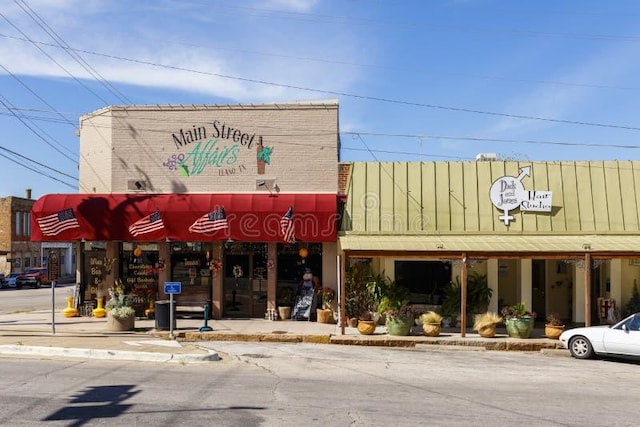 704 Sheffield Ave, Llano, TX 78654 - view of property