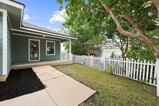 1777 Thompson Trl, Round Rock, TX 78664 - view of yard featuring a porch and fence