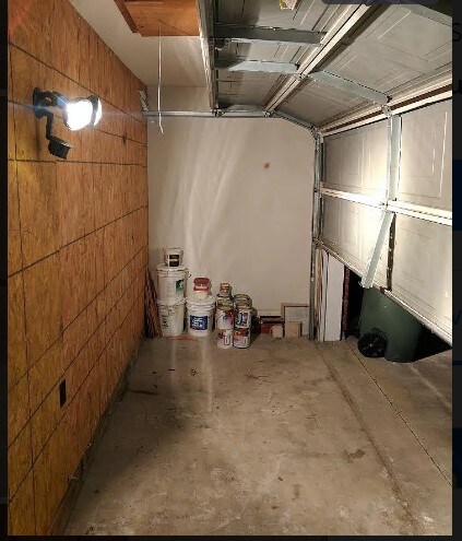 1502 Stratford Dr, Killeen, TX 76549 - view of garage