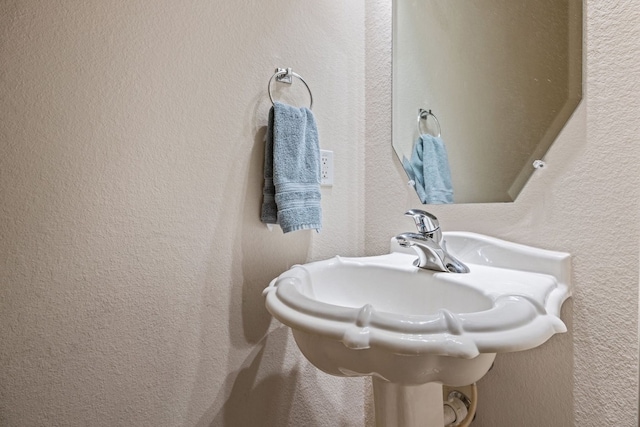 1900 Scofield Ridge Parkway Unit 1903, Austin, TX 78727 - bathroom featuring a sink