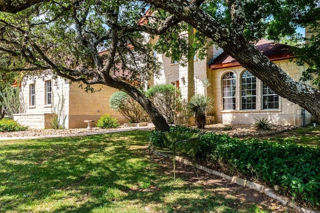 511 Shadywood Ln, Dripping Springs, TX 78620 - view of property hidden behind natural elements featuring a front yard