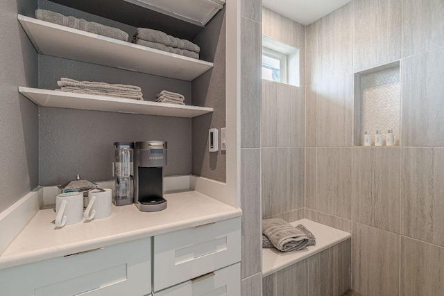 770 Stanton Rd, Johnson City, TX 78636 - full bath featuring tiled shower
