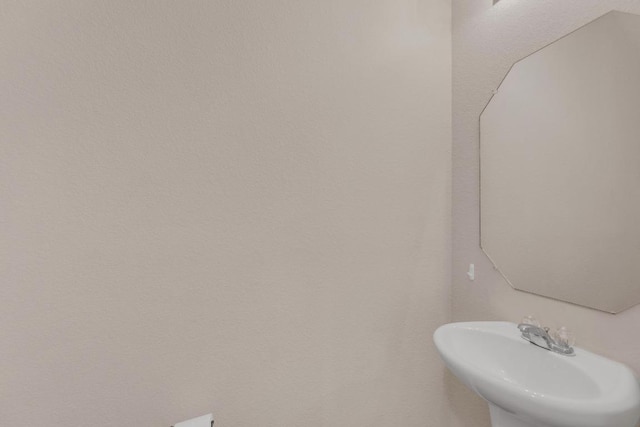 310 Garcitas Creek Ln, Hutto, TX 78634 - bathroom featuring a sink