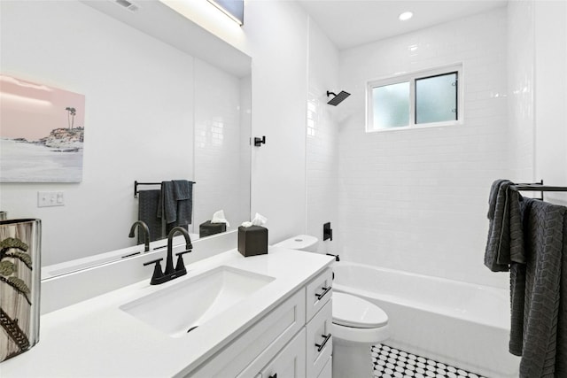 1500 Sylvan Glade Rd Unit 1A, Austin, TX 78745 - full bathroom featuring vanity, shower / washtub combination, and recessed lighting