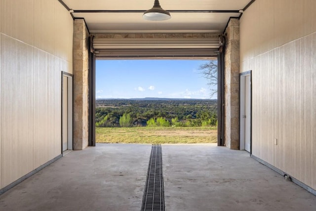 18700 Madrone Ranch Trl, Austin, TX 78738 - garage with a wooded view