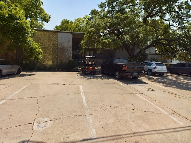 803 W 28th St Unit 105, Austin, TX 78705 - view of uncovered parking lot