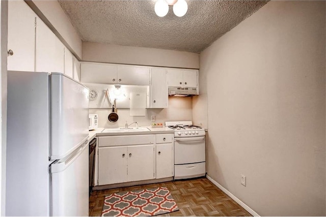 803 W 28th St Unit 105, Austin, TX 78705 - kitchen featuring a sink, white appliances, under cabinet range hood, white cabinets, and baseboards