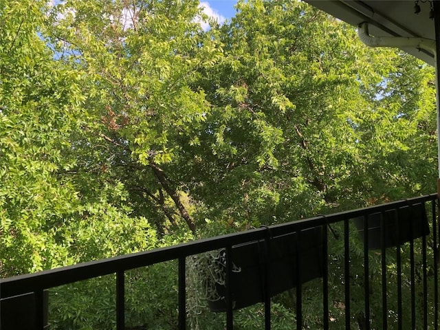6409 Burns St Unit 306, Austin, TX 78752 - view of balcony