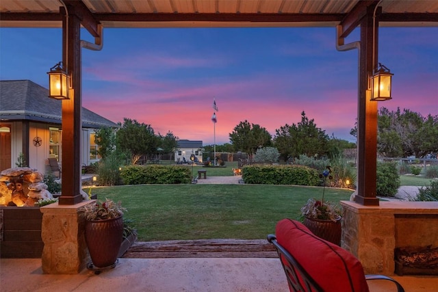 view of yard featuring a patio