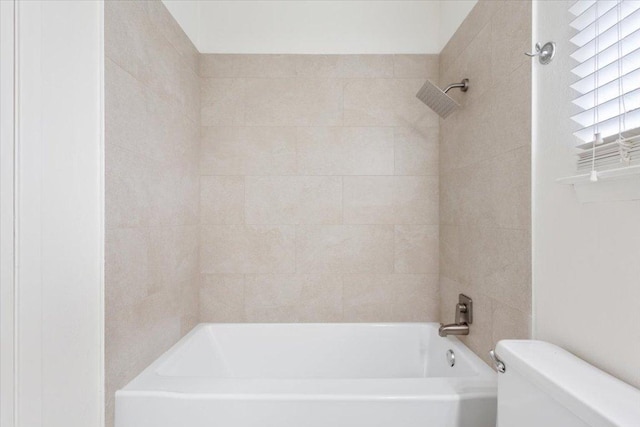 1015 E Yager Ln Unit 157, Austin, TX 78753 - full bath featuring toilet and bathing tub / shower combination