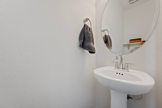 800 Totis Rd, Austin, TX 78748 - bathroom with a sink