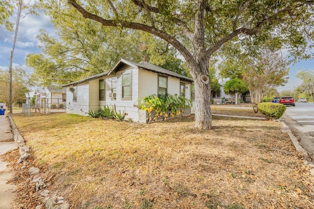 1226 Saint Matthew St, Gonzales, TX 78629 - view of home's exterior