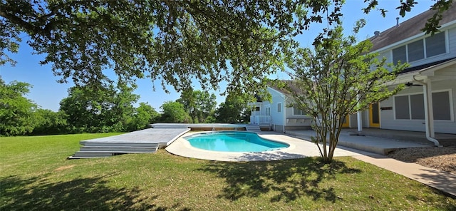 8660 Cedar Hill Rd, Brenham, TX 77833 - swimming pool featuring a yard and a patio