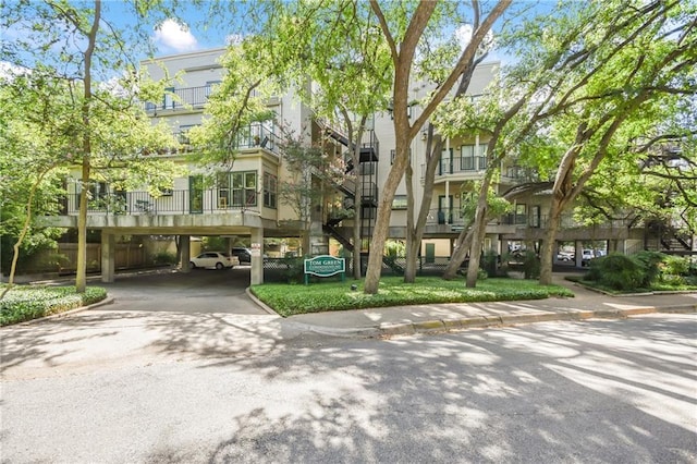 3115 Tom Green St Unit 404, Austin, TX 78705 - view of community featuring a carport