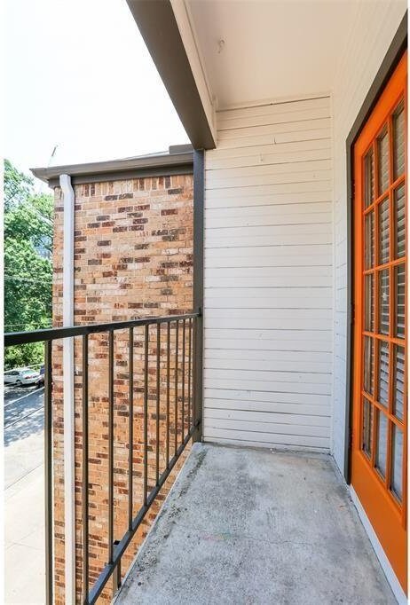 912 W 22nd St Unit 307, Austin, TX 78705 - view of balcony