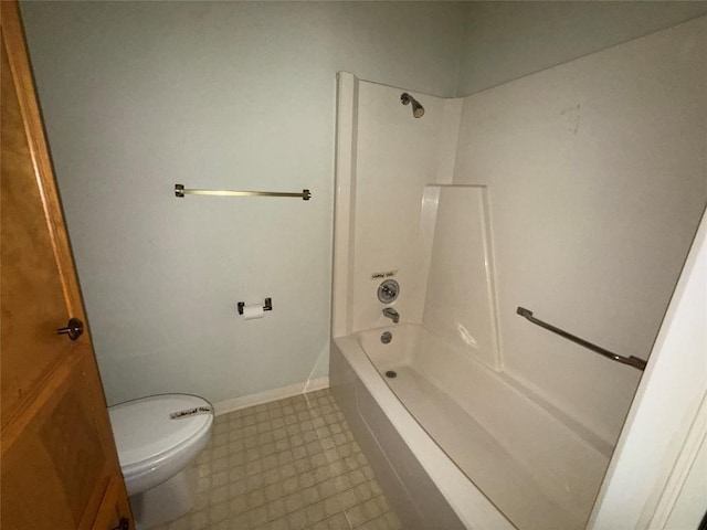 full bath with toilet and shower / bath combination