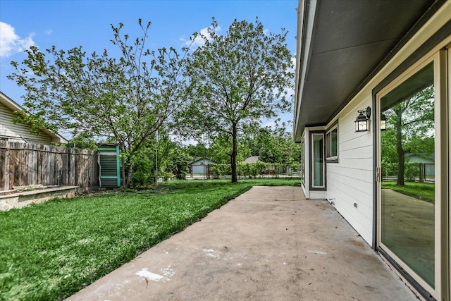 9010 Quail Creek Dr, Austin, TX 78758 - view of yard with a patio and fence