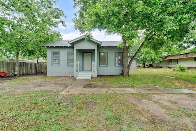 513 San Marcos Hwy, Luling, TX 78648 - view of front of house with a shingled roof